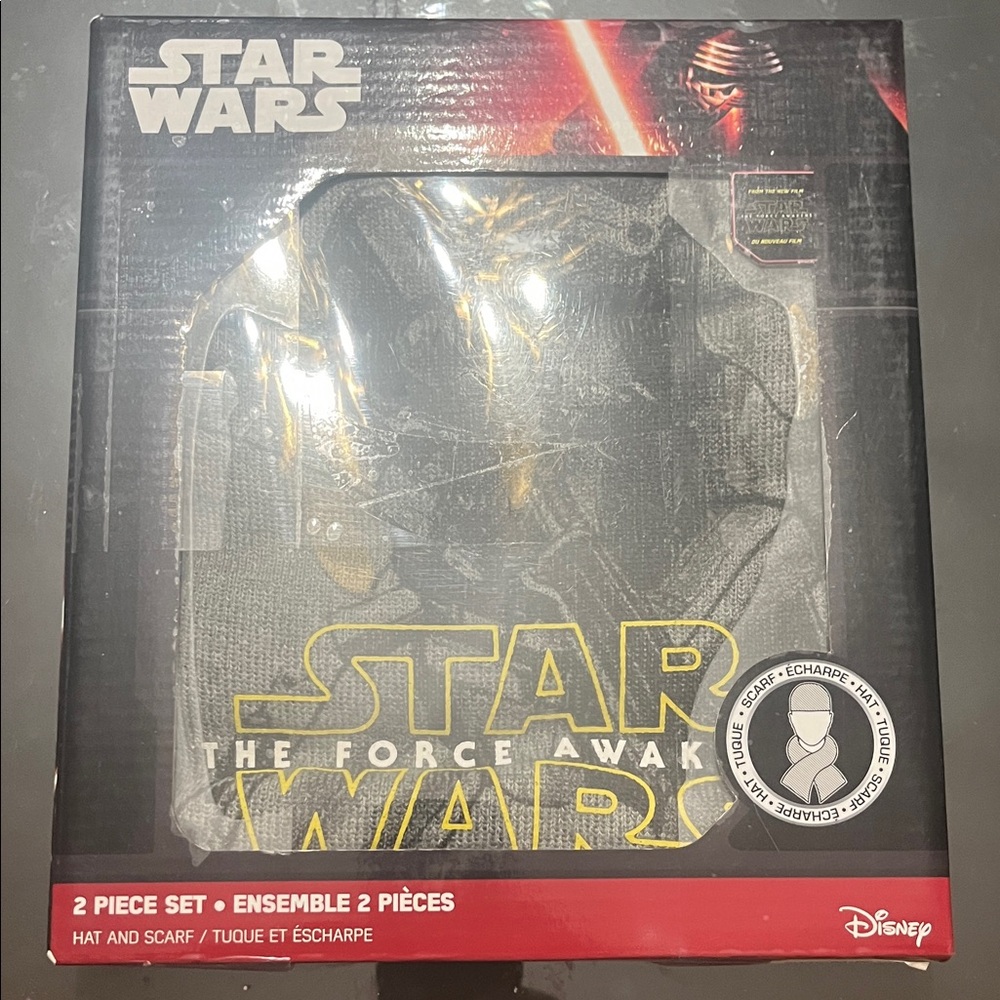 Star Wars Hat and Scarf Set. new and sealed in a box. one size fits all adult.